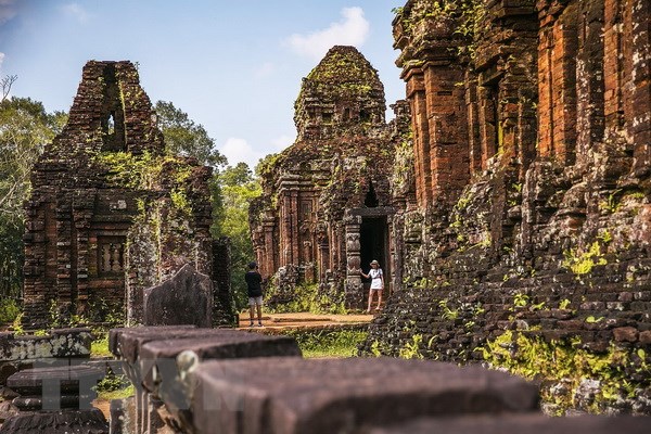 Ancient inscriptions in My Son Sanctuary to be translated into English and Vietnamese